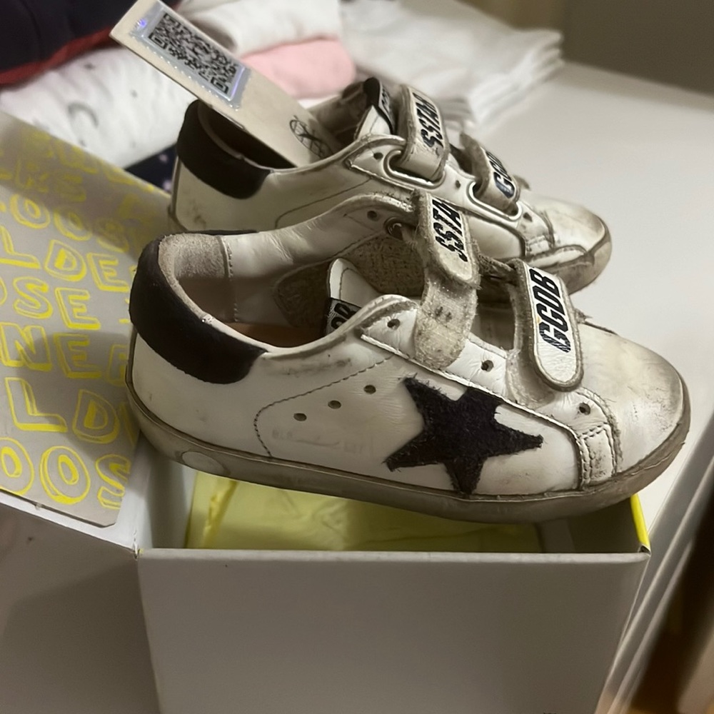 Golden Goose Sneakers
